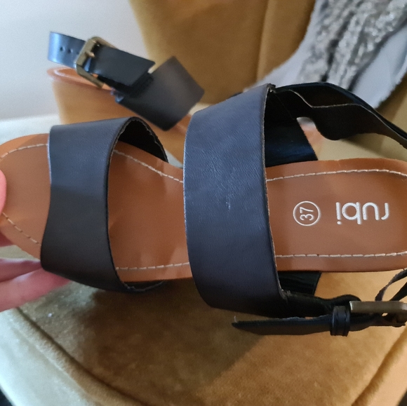 🎉Host Pick🎉 Retro Vintage Platform Heels Shoes - Picture 5 of 8